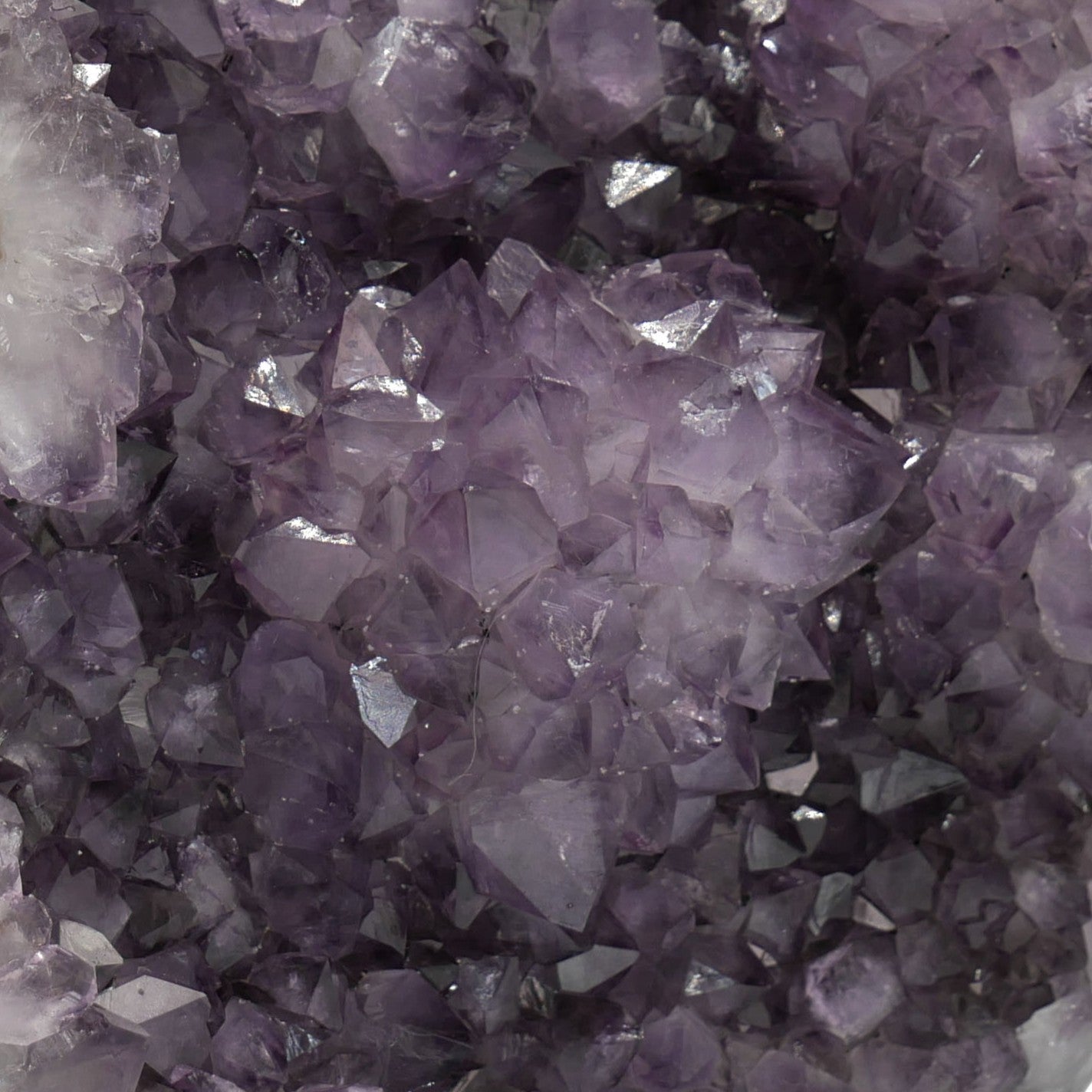 The Energy of Abundance: Crystals for Gratitude and Prosperity