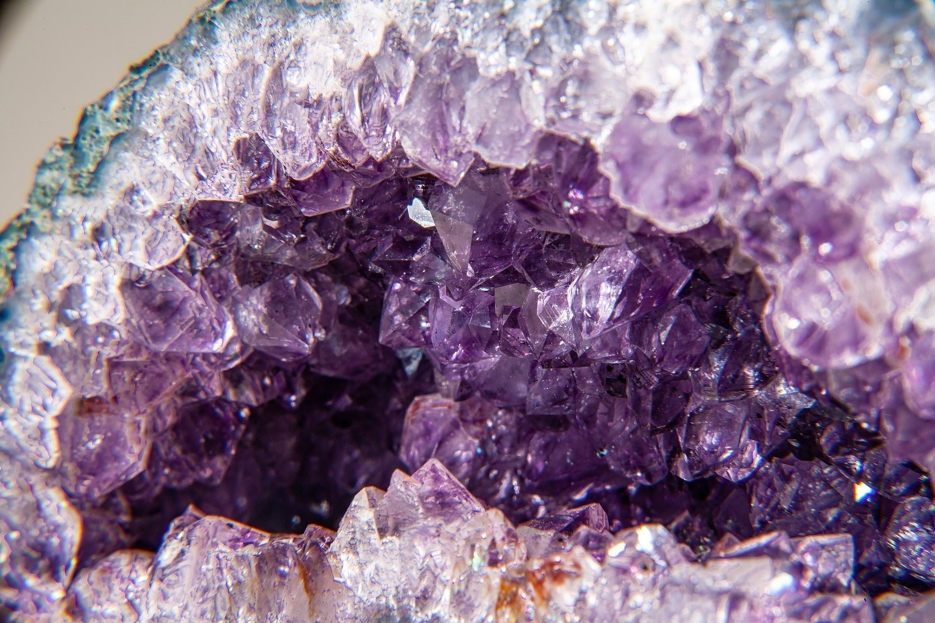 Welcoming the Autumn Equinox with Crystals