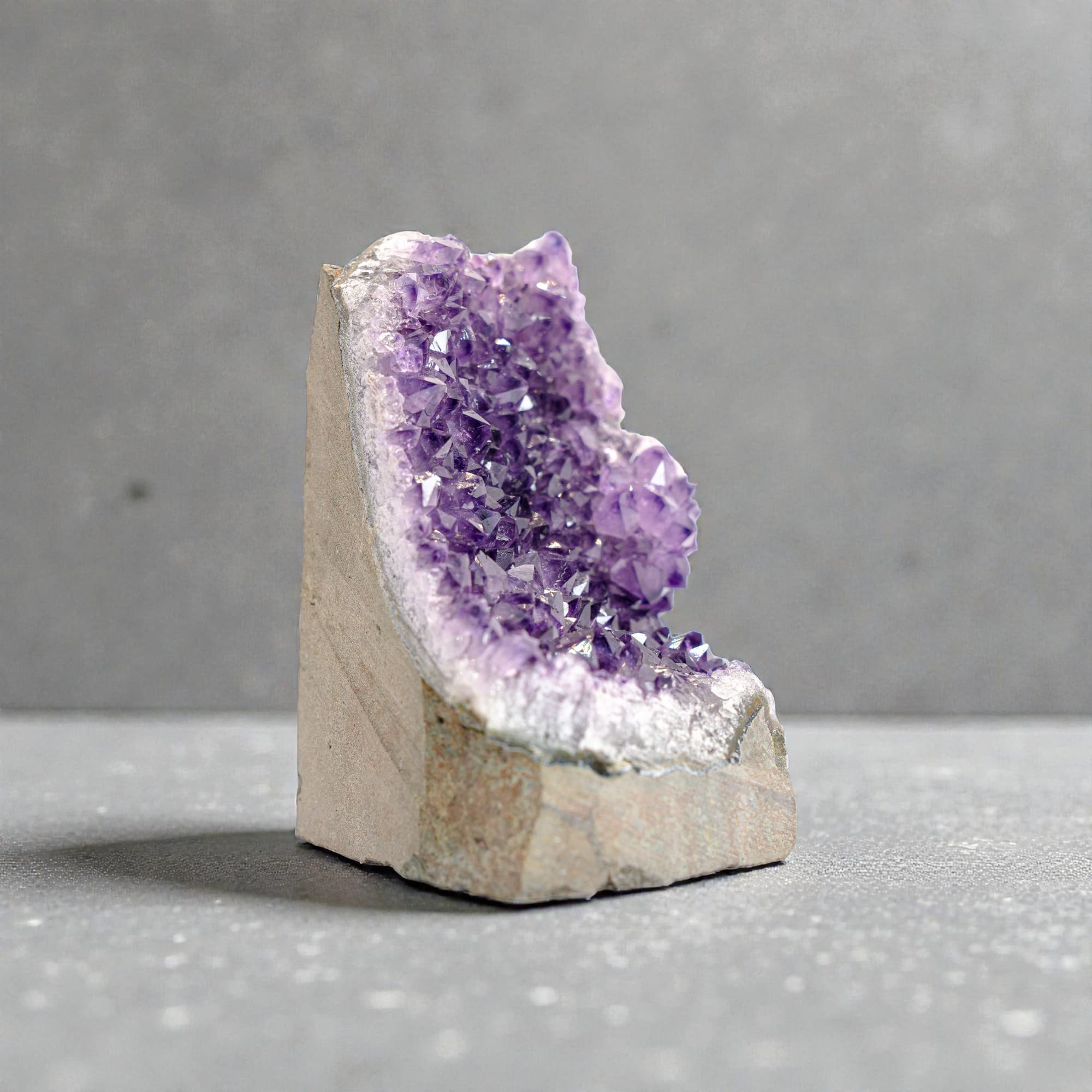 Emporion Gems

AAA
 
Grade
 
Uruguayan
 
Amethyst
 
Cluster
 
4-5
 
lb
 
-
 
Premium