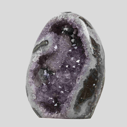Outstanding Natural Quartz Amethyst Crystal Geode, Amethyst Egg for collectors. gigant polished purple amethyst. 